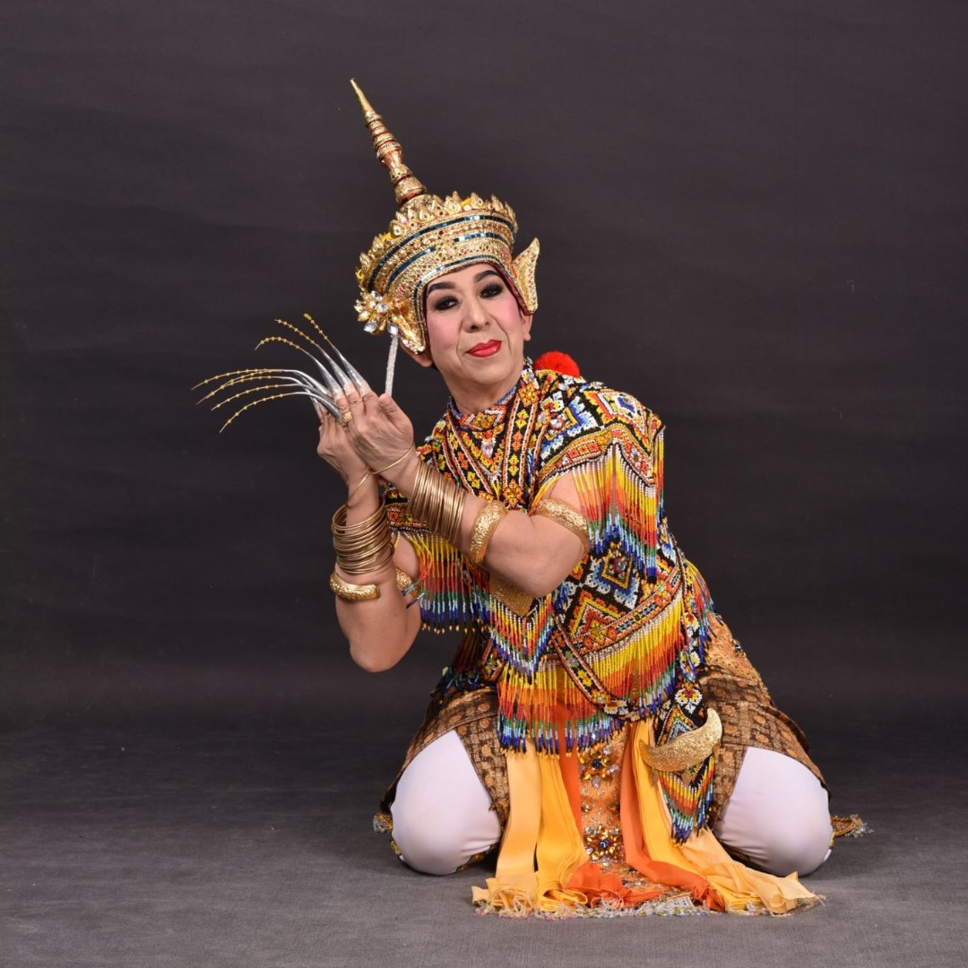 ครูธรรมนิตย์ นิคมรัตน์